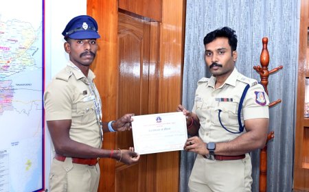 மாநில அளவில் திறனாய்வுப் போட்டியில் பதக்கங்கள்; காவலர்களுக்கு எஸ் பி பாராட்டு