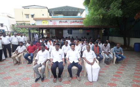 அமைச்சர் மகேஷ் முன்னிலையில் திமுகவில் இணைந்த தவெக தொண்டர்கள்