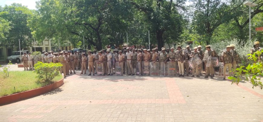 விநாயகர் சதுர்த்தி; 238 போலீசார் கலந்து கொண்ட கொடி அணிவகுப்பு; அரியமங்கலத்தில் பரபரப்பு