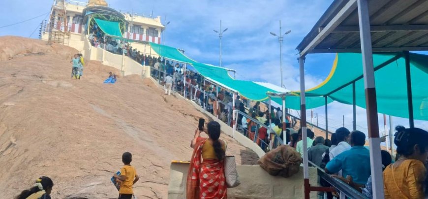 மலைக்கோட்டை உச்சிப்பிள்ளையார் கோவிலில் விநாயகர் சதுர்த்தி கோலாகலம்; பல்லாயிரக்கணக்கான பக்தர்கள் வழிபாடு
