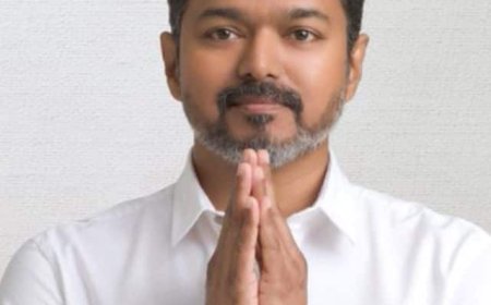 இதயம் நொறுங்கிப் போய் இருக்கிறேன்; தாங்க முடியாத, வார்த்தைகளால் சொல்ல முடியாத வேதனையிலும் துயரத்திலும் இருக்கிறேன்- தவெக தலைவர் நடிகர் விஜய்
