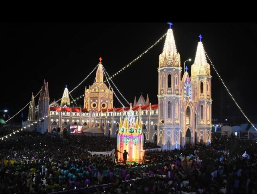 உலகப் புகழ் பெற்ற வேளாங்கண்ணி பெரிய தேர் பவனி கோலாகலம்; மரியே வாழ்​க’, ‘ஆவே மரி​யா’ கோஷம் விண்ணதிர்ந்தன
