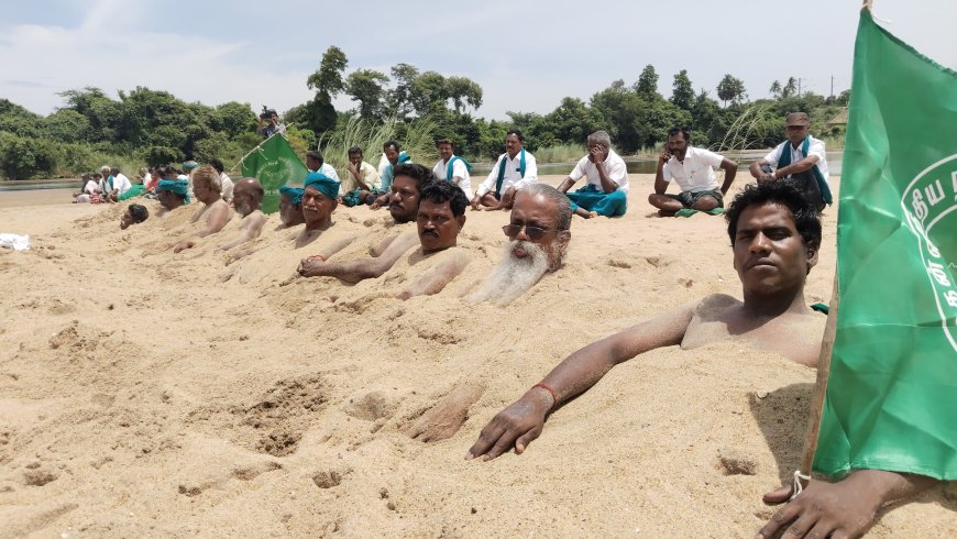 காவிரி ஆற்றில் புதைந்த விவசாயிகள்; திருச்சியில் பரபரப்பு