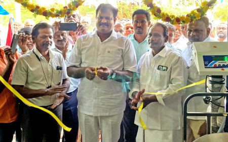 நியாயவிலைக்கடையை திறந்து வைத்த கவுன்சிலர் ரெக்ஸ்