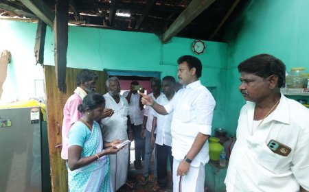மழையால் வீடு சேதம்; வீட்டை பார்வையிட்டு நிவாரணம் வழங்கிய அமைச்சர் அன்பில் மகேஷ்