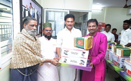 மும்மதத்தைச் சேர்ந்தவர்களுக்கு தீபாவளி பரிசு;125 நபர்களுக்கு நடமாடும் காய்கறி வண்டி- அசத்திய அமைச்சர் அன்பில் மகேஷ்