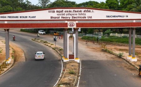 பெல் வளாக பள்ளி ஒன்றின் தலைமை ஆசிரியர்-ஆசிரியை தகாத உறவு; கணவரின் புகாரால்  தலைமை ஆசிரியர் பணி நீக்கம்