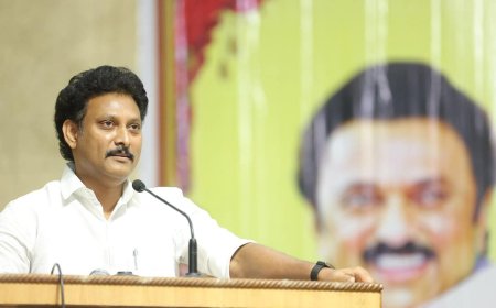 முதலில் நாம் மனிதர்கள்- அழுகையை விமர்ச்சித்தவர்களுக்கு அமைச்சர் அன்பில் மகேஸ் பதிலடி