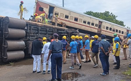 திருச்சியில் தடம் புரண்டு ரயில் விபத்து? ஓத்திகையால் பரபரப்பு..,,