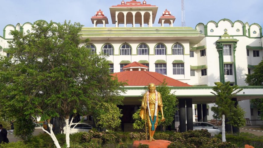விஜயின் பரப்புரை வாகனத்தை பறிமுதல் செய்திருக்க வேண்டாமா? ஜாமின் மனுக்கள் தள்ளுபடி;கட்சித் தலைவருக்கு தலைமைத்துவ பண்பே இல்லை-தவெகவை விளாசிய நீதிமன்றம்