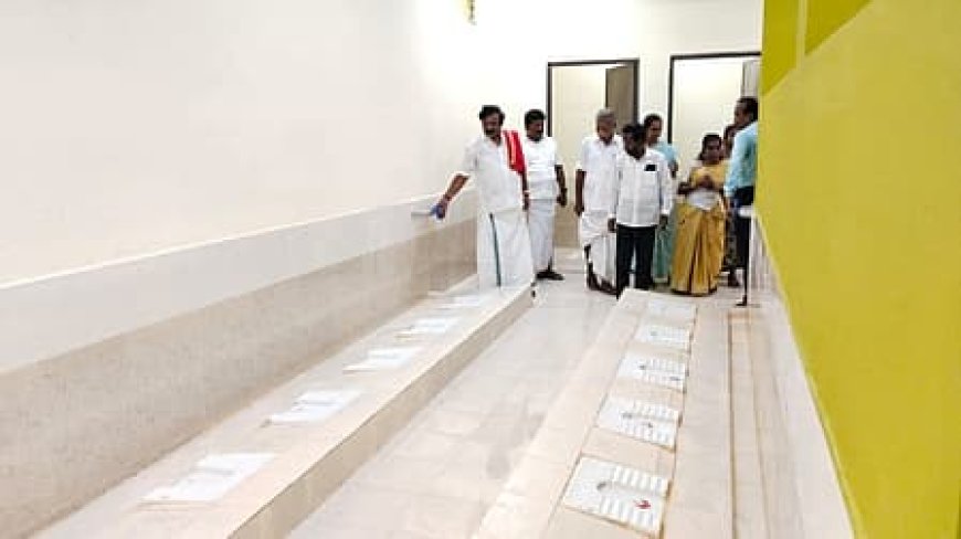 ம.க.ஸ்டாலின் திறந்த கழிப்பறையின் லட்சணம் வெட்ட வெளியில்; சமூக ஆர்வலர்கள் கொந்தளிப்பு