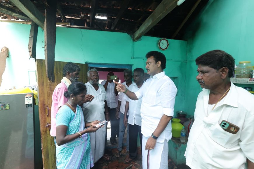 மழையால் வீடு சேதம்; வீட்டை பார்வையிட்டு நிவாரணம் வழங்கிய அமைச்சர் அன்பில் மகேஷ்
