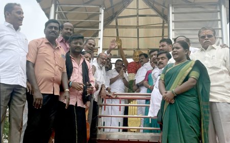 இந்திரா காந்தி பிறந்தநாள்; இரும்புப் பெண்மணி விருது வழங்கிய அமைச்சர் கே.என்.நேரு