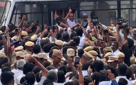 கரூரில் கோயில் இட விவகாரம்; சிட்டிங் எம்பி, முன்னாள் அமைச்சர் கைது