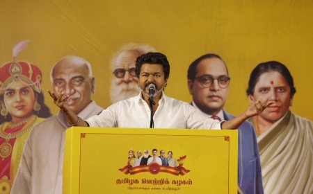 தற்குறிகள் ஒன்றாக சேர்ந்து தான் உங்கள் அரசியலை கேள்விக்குறியாக்கப் போகிறார்கள் - காஞ்சியில் விஜய்