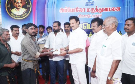 அம்பிகாபுரத்தில் அன்பில் அறக்கட்டளை சார்பில் இலவச மருத்துவ முகாம்; பொதுமக்களுக்கு முதலுதவி பெட்டகம் வழங்கிய அமைச்சர் அன்பில் மகேஷ்
