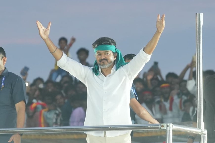 பவளவிழா பாப்பா, நீ நல்லவர்போல நடிப்பதைப் பார்த்து நாடே சிரிக்கிறது பாப்பா- விஜய் கடும் தாக்கு