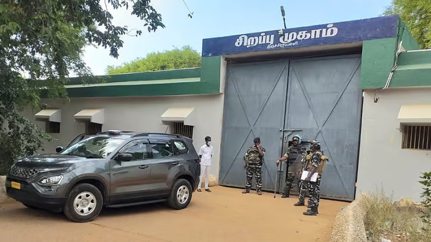 திருச்சி மத்திய சிறையில் மோதல்; 4 பேர் மீது வழக்கு; ஆட்சியர்-காவல் ஆணையர் பேச்சுவார்த்தை