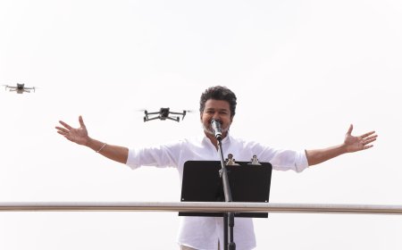 திமுகவை நம்பாதீர்கள்; அவர்கள் நம்பவைத்து ஏமாற்றி விடுவார்கள்- புதுச்சேரியில் விஜய்; 15 நிமிடமே தொண்டர்கள் முன் தோன்றியதால் 5 மணி நேரம் காத்திருந்தவர்கள் அதிருப்தி