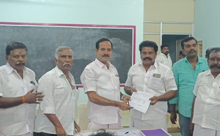 திருச்சி புறநகர் தெற்கு மாவட்ட அதிமுக பாக முகவர்களுடன் முன்னாள் எம்பி ஆலோசனை