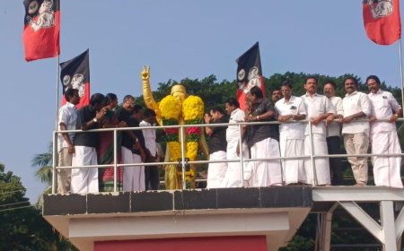 எம்ஜிஆர் நினைவு தினம்; அன்னதானம் வழங்கிய முன்னாள் எம்பி ப.குமார்