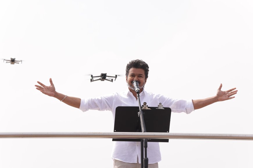 திமுகவை நம்பாதீர்கள்; அவர்கள் நம்பவைத்து ஏமாற்றி விடுவார்கள்- புதுச்சேரியில் விஜய்; 15 நிமிடமே தொண்டர்கள் முன் தோன்றியதால் 5 மணி நேரம் காத்திருந்தவர்கள் அதிருப்தி