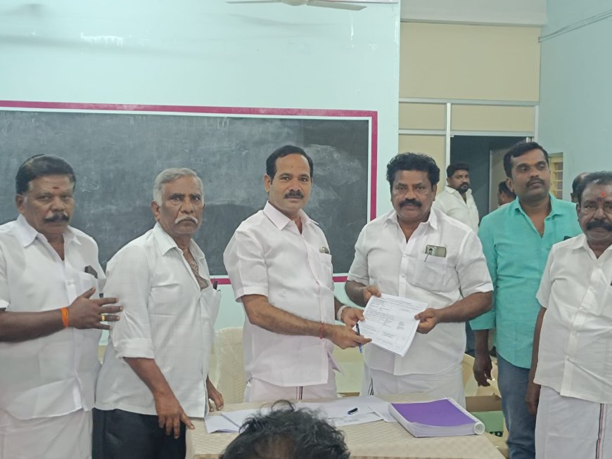 திருச்சி புறநகர் தெற்கு மாவட்ட அதிமுக பாக முகவர்களுடன் முன்னாள் எம்பி ஆலோசனை