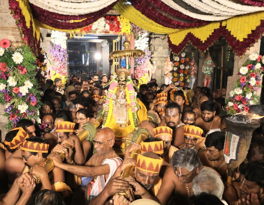 ஸ்ரீரங்கத்தில் சொர்க்கவாசல் திறப்பு கோலாகலம்; ரங்கா ரங்கா கோஷம் விண்ணதிர்ந்தன