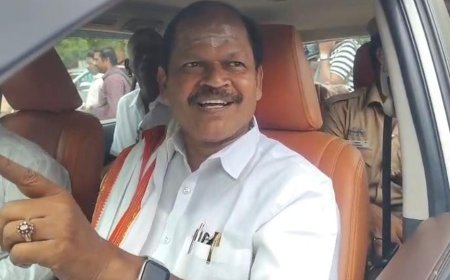 திருச்சி நீதிமன்ற வளாகத்தில் இந்து மக்கள் கட்சியினருக்கும், வழக்கறிஞர்களுக்கும் இடையே தள்ளுமுள்ளு