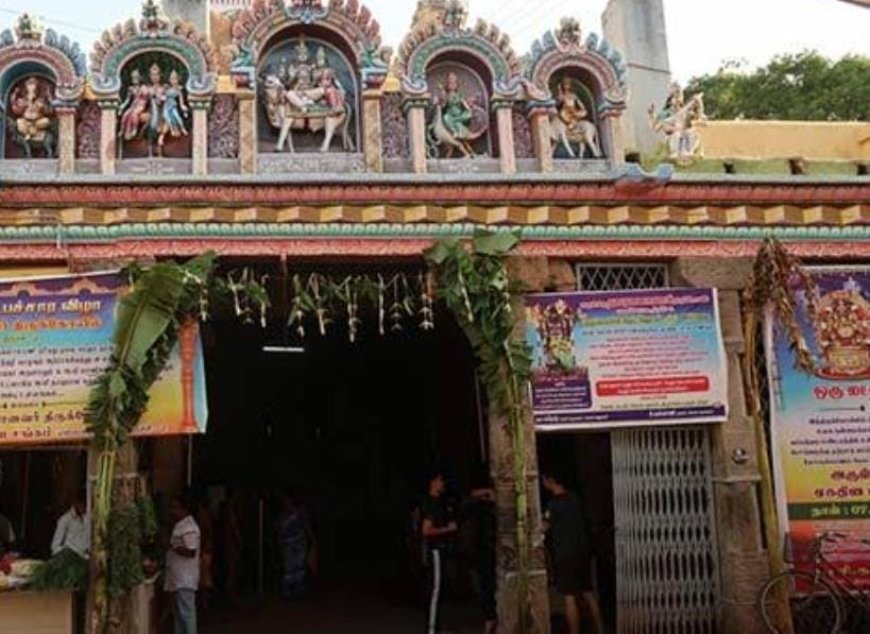 புத்தாண்டு பிறப்பு : திருச்சி கோயில்களில் அலைமோதிய பக்தர்கள் கூட்டம்