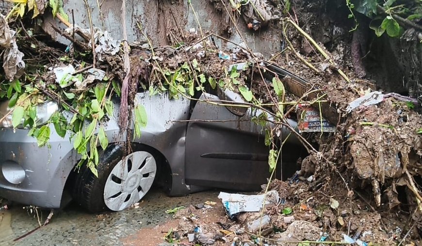 ஊட்டி குன்னூரில் மண் சரிவு : மலை ரயில் ரத்து : பொதுமக்களின் இயல்பு வாழ்க்கை பாதிப்பு