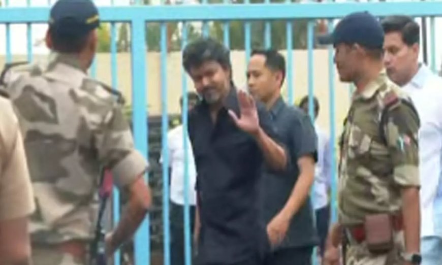 டெல்லி சி.பி.ஐ அலுவலகத்தில் ஆஜரான விஜய்:10 கேள்விகளை முன் வைக்க இருக்கும் சி.பி.ஐ: புஸ்லி ஆனந்த் மிஸ்ஸிங் 