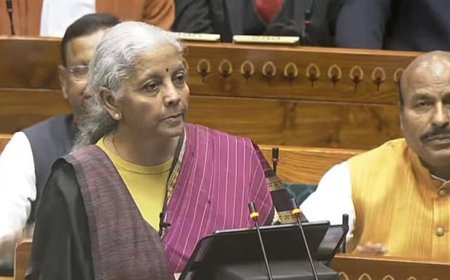 மத்திய பட்ஜெட் முக்கிய அம்சங்கள்; வருமான வரியில் மாற்றமில்லை; சிறு, குறு தொழில்களுக்கு ரூ.10,000 கோடி ஒதுக்கீடு- நிர்மலா சீதாராமன்
