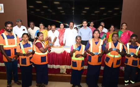 தூய்மை பணியாளர்கள்  பாதுகாப்பு உபகரணங்கள் இன்றி பணிபுரிய கூடாது-வாரிய தலைவர் ஆறுச்சாமி
