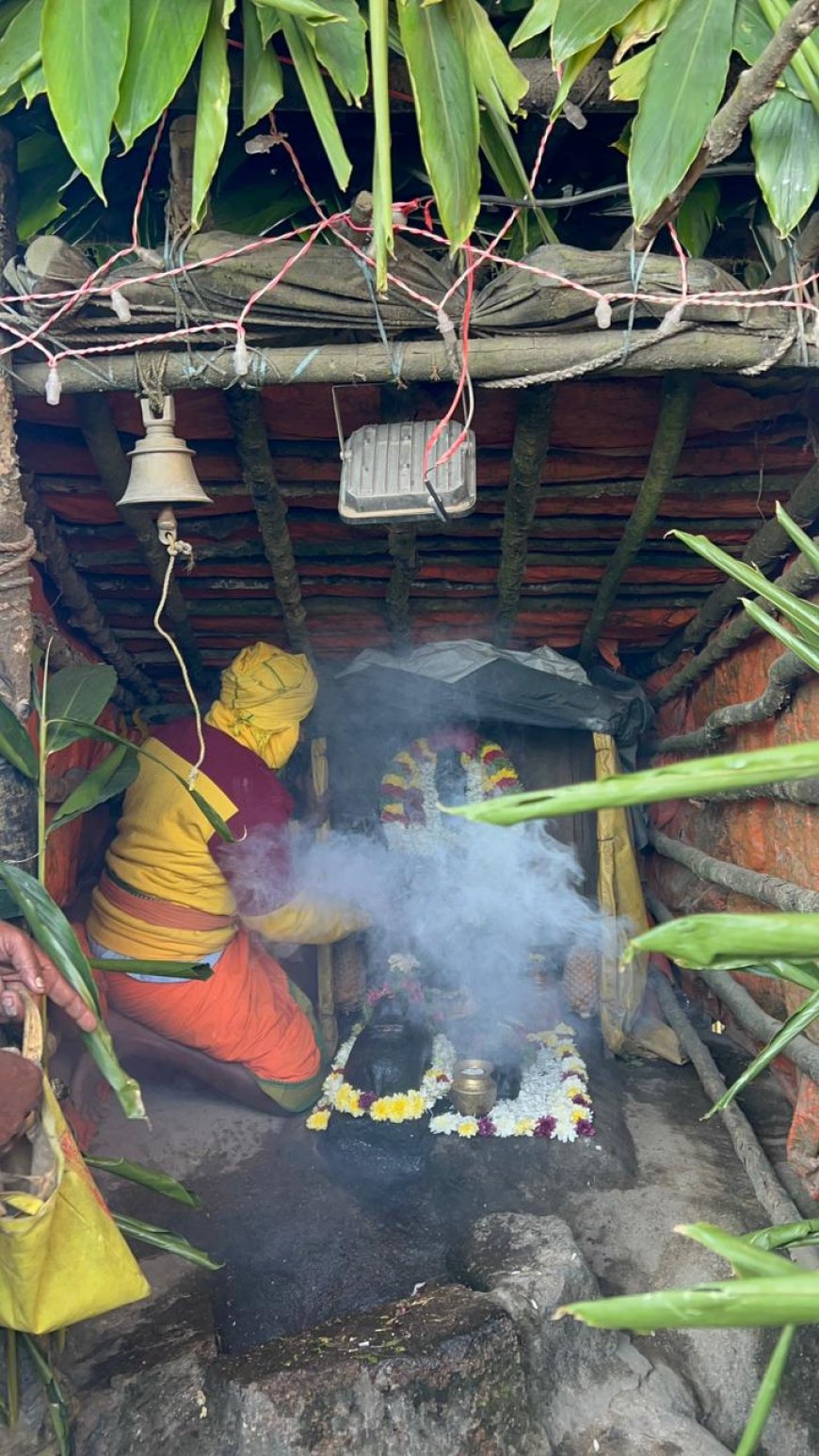 மகாசிவராத்திரி; வெள்ளியங்கிரி மலையில் சிவாய கோஷத்துடன் குவிந்த பக்தர்கள்