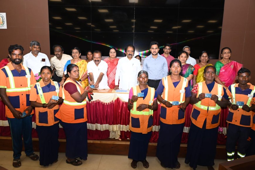 தூய்மை பணியாளர்கள்  பாதுகாப்பு உபகரணங்கள் இன்றி பணிபுரிய கூடாது-வாரிய தலைவர் ஆறுச்சாமி