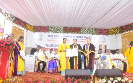தந்தை பெரியார் அரசு கலை மற்றும் அறிவியல் கல்லூரியில் 15-வது பட்டமளிப்பு விழா ; 1293 மாணவர்களுக்கு பட்டமளிப்பு