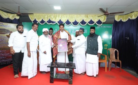 ரமலான் நிகழ்வில் அமைச்சர் அன்பில் மகேஸ் பொய்யாமொழிக்கு பள்ளிக் கல்வியின் பாதுகாவலர் விருது
