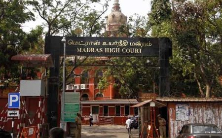முன்னாள் அதிமுக அமைச்சர்கள் மீது வழக்கு பதிவு செய்ய நீதிமன்றத்தில் திமுக மனு 