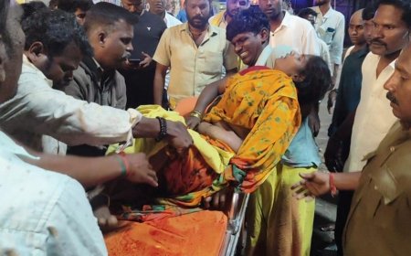 சமயபுரம் கோவிலில் மேற்கூரை  விழுந்து இளம்பெண் பலி: கும்பாபிஷேகம் நடந்து நான்கு ஆண்டுகளிலேயே விபத்து