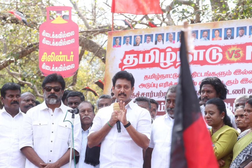 ஒன்றிய அரசு தவறு செய்தது என்றால் அதை எதிர்த்து விஜய் பேசுவதில்லை- அமைச்சர் அன்பில் மகேஷ் பொய்யாமொழி