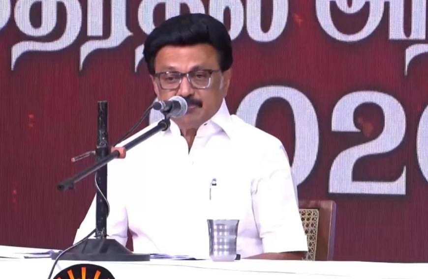 மகளிர் உரிமைத் தொகை ரூ.2,000; இல்லத்தரசிகளுக்கு ரூ.8000 கூப்பன்' - திமுக தேர்தல் அறிக்கை வெளியீடு