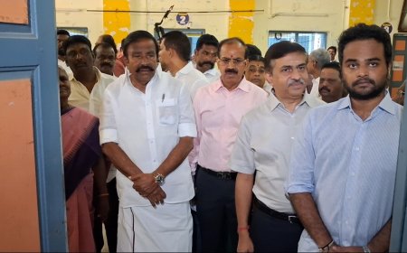 தமிழக சட்டப்பேரவை தேர்தல் துவங்கியது ; திருச்சி மேற்கு தொகுதியில் வி.வி.பேட் பழுதால் கேஎன் நேரு உள்பட வாக்காளர்கள் காத்திருப்பு