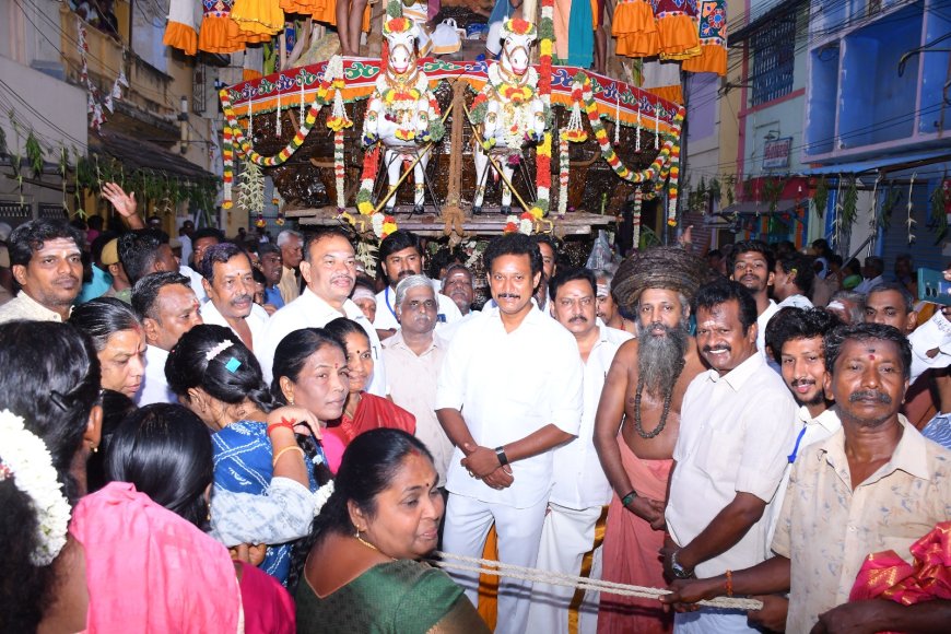 ஆரூரா, ஓம் நமசிவாய கோஷம் விண்ணதிர மலைக்கோட்டை சித்திரை தேரோட்டம் கோலாகலம்; அமைச்சர் அன்பில் மகேஷ் பங்கேற்பு 