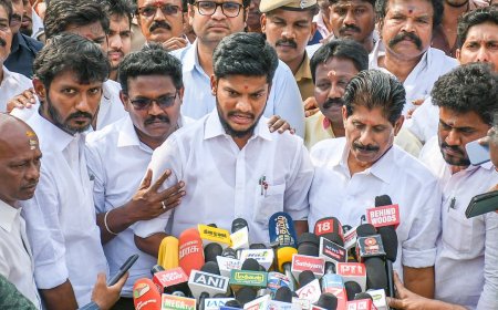 சாதிப் பார்த்து இங்கு யாருக்கும் பதவிகள் வழங்கப்படவில்லை - அமைச்சர் ரமேஷ் விளக்கம்  