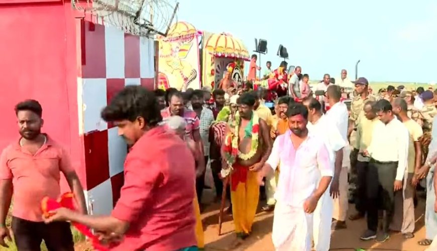 திருச்சி விமான நிலைய ஓடுதளத்தில் பழமை மாறாமல் கோலாகலமாக நடைபெற்ற தேரோட்டம்; ஆயிரக்கணக்கானோர் பங்கேற்பு  