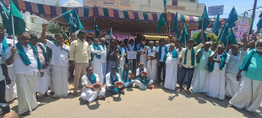 சீர்காழியில் தூக்கு கயிறு அணிந்தும், மண்சட்டி ஏந்தியும் காவிரி டெல்டா விவசாய சங்கங்களின் கூட்டமைப்பினர் ஆர்ப்ட்டம்