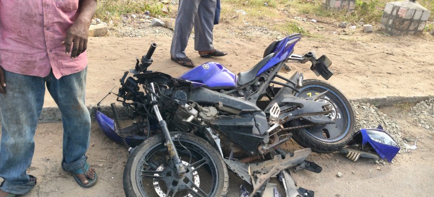இரு வேறு விபத்துகளில் கல்லூரி மாணவர்- குழந்தை பலி: கல்லூரி திறக்கும் முதல் நாள், மாணவனுக்கு இறுதி நாளாக மாறிய துயரம் 