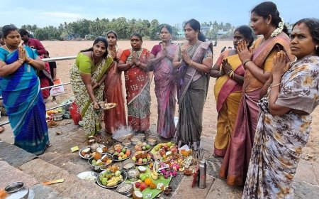 வறண்ட காவிரியில் ஆடி18; புதுமணத் தம்பதியினர், பொதுமக்கள் பாரம்பரிய முறைப்படி வழிபாடு 