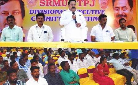 ரயில்வேயில் 2 லட்சம் காலி பணியிடங்களை நிரப்பிட வேண்டும்; எஸ்.ஆர்.எம் யு திருச்சி கோட்ட செயற்குழு கூட்டத்தில் தீர்மானம்